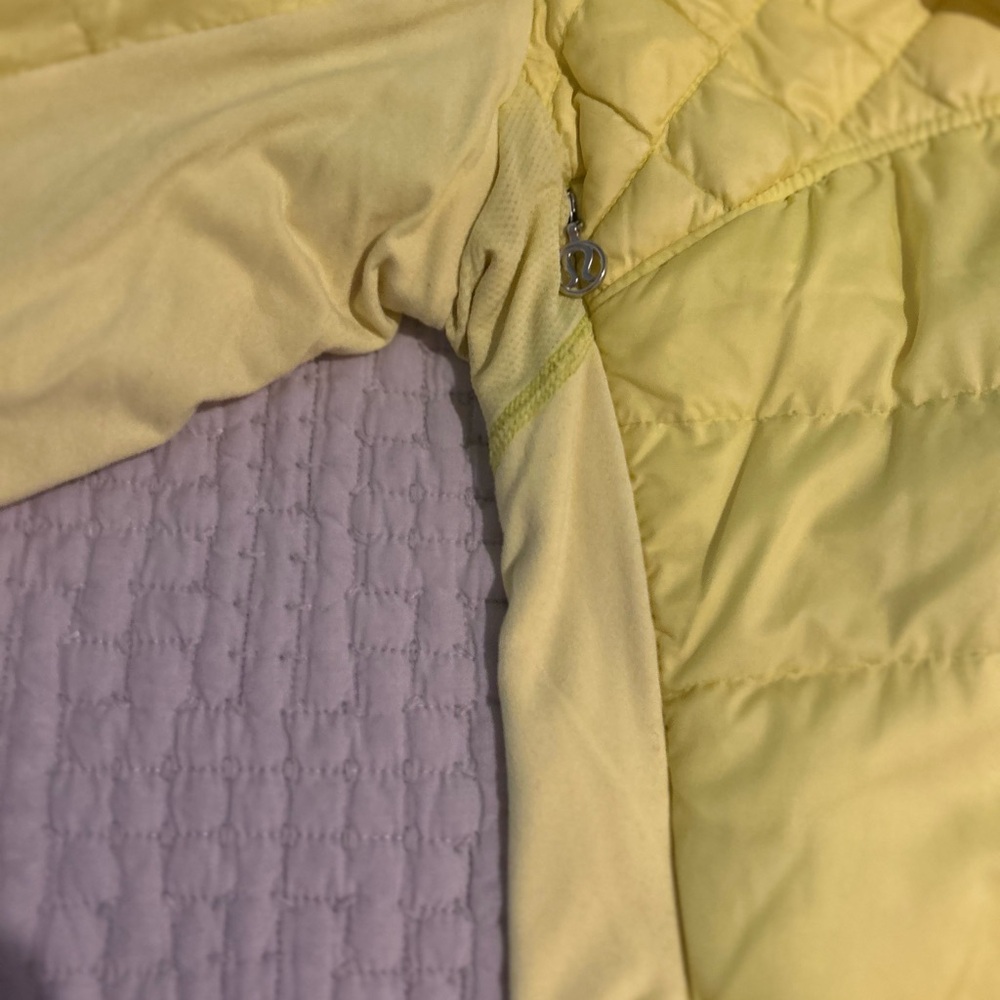 lululemon athletica Light Yellow Puffer Jacket - Picture 4 of 11